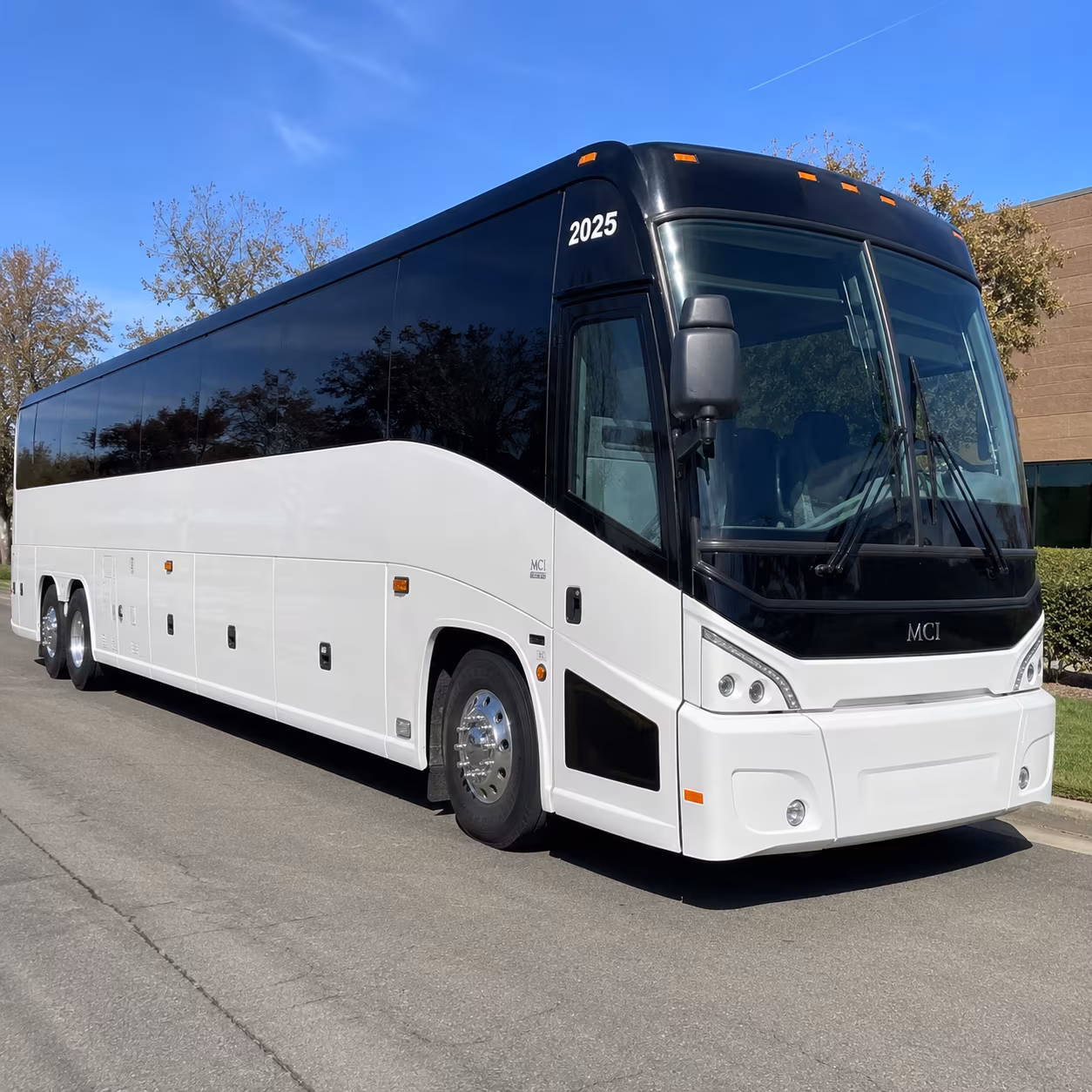 conference and convention shuttle buses for lowell memorial auditorium events